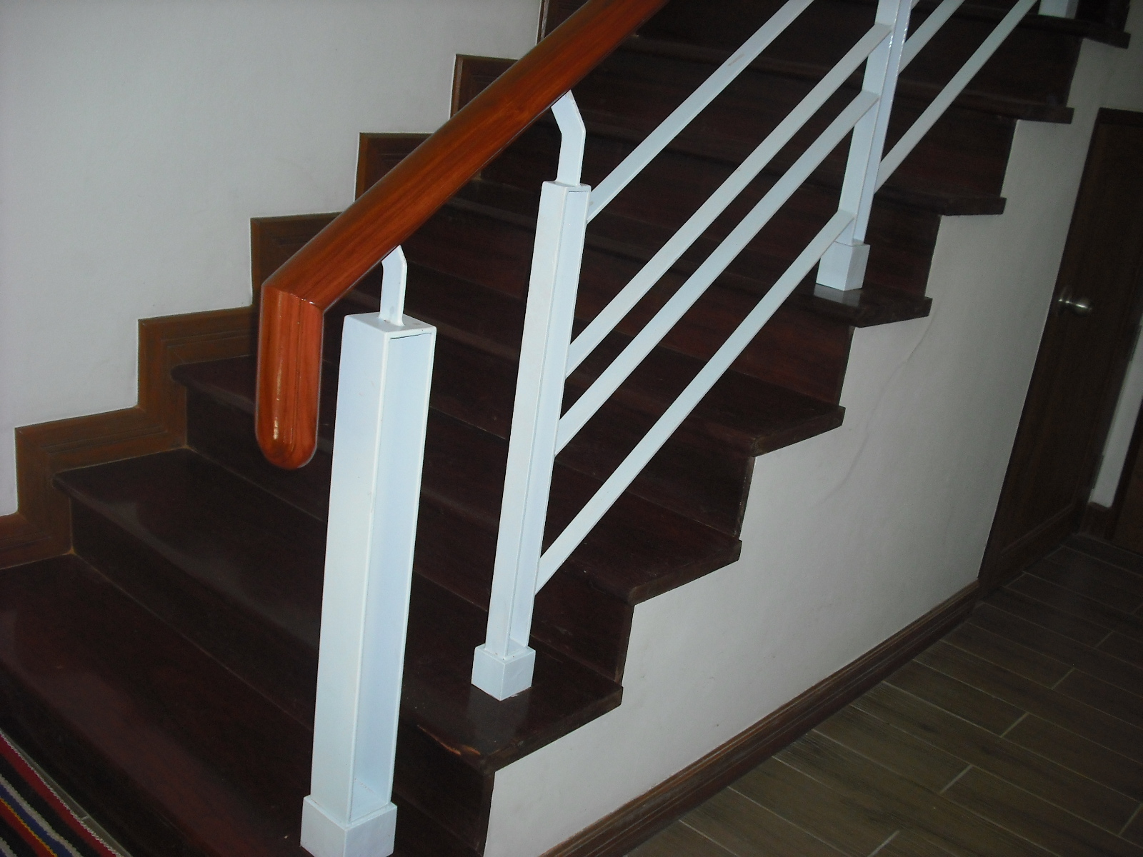 ราวบันไดสแตนเลสบ้านพักอาศัย — ร้านสินเจริญ บางกรวย