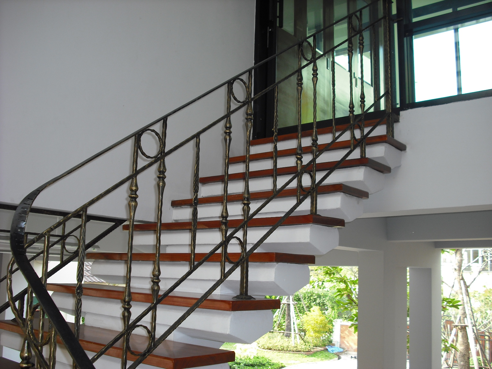 ราวบันไดสแตนเลสโค้ง — ร้านสินเจริญ บางกรวย