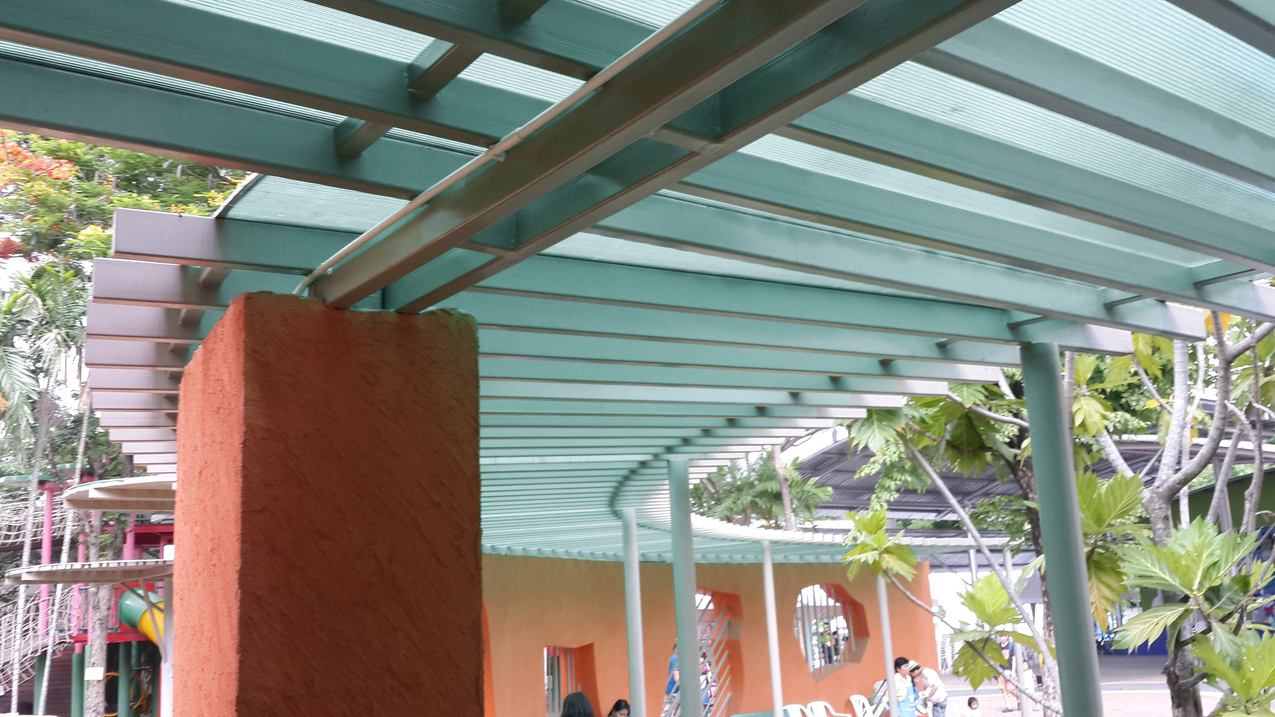 หลังคาโครงเหล็กกันสาด — ร้านสินเจริญ บางกรวย